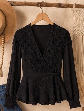 Torrid Plus Size 1x: Black Lace Detail Wrap Peplum Top